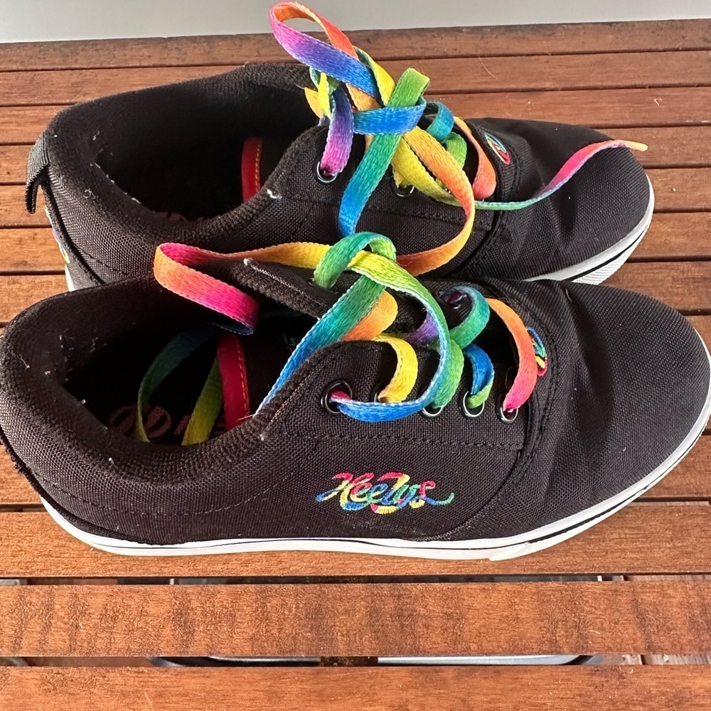 Heelys black canvas youth skate sneaker shoes size 2